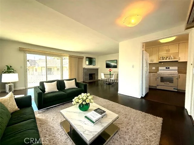 22711 Maple #B photo 2