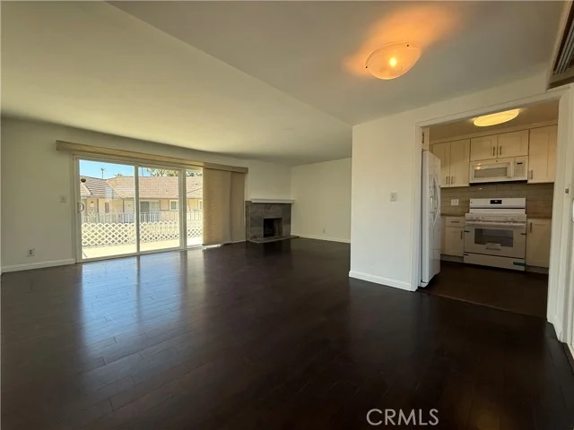 22711 Maple #B photo 3