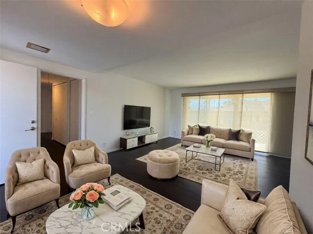 22711 Maple #B photo 4