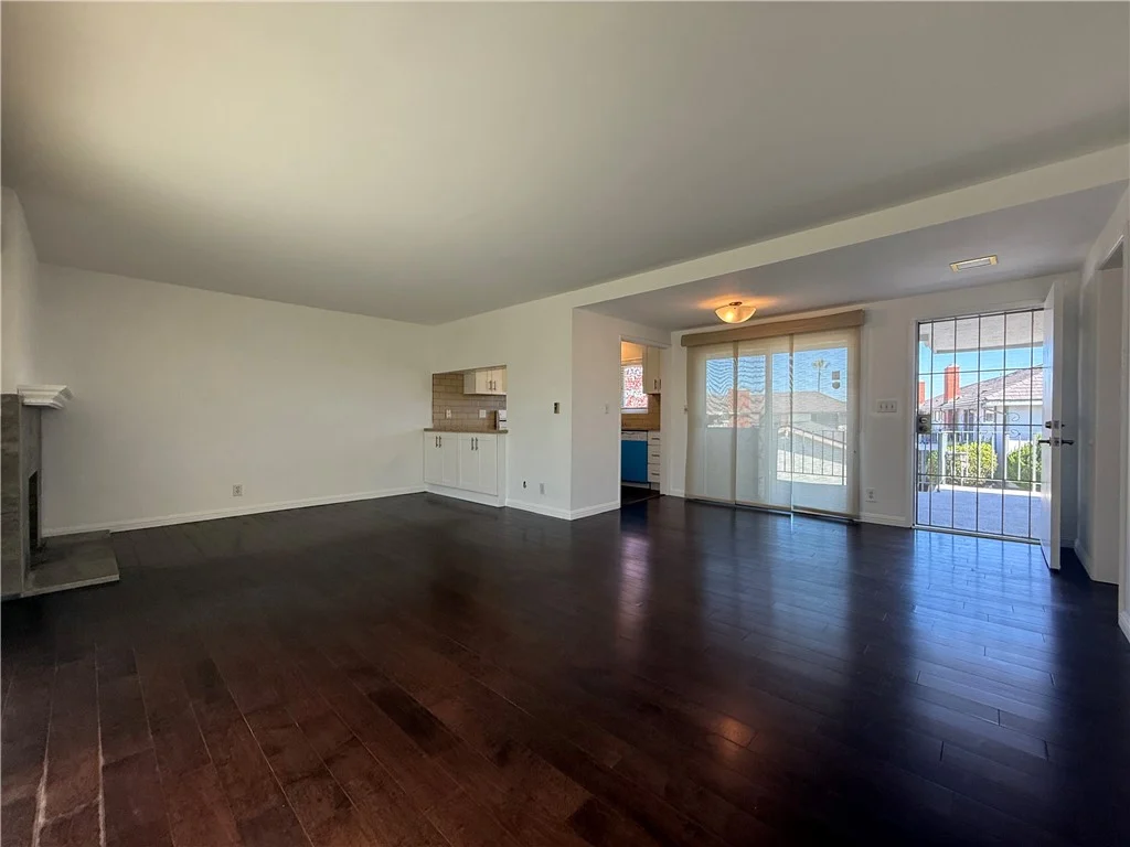 22711 Maple #B photo 5