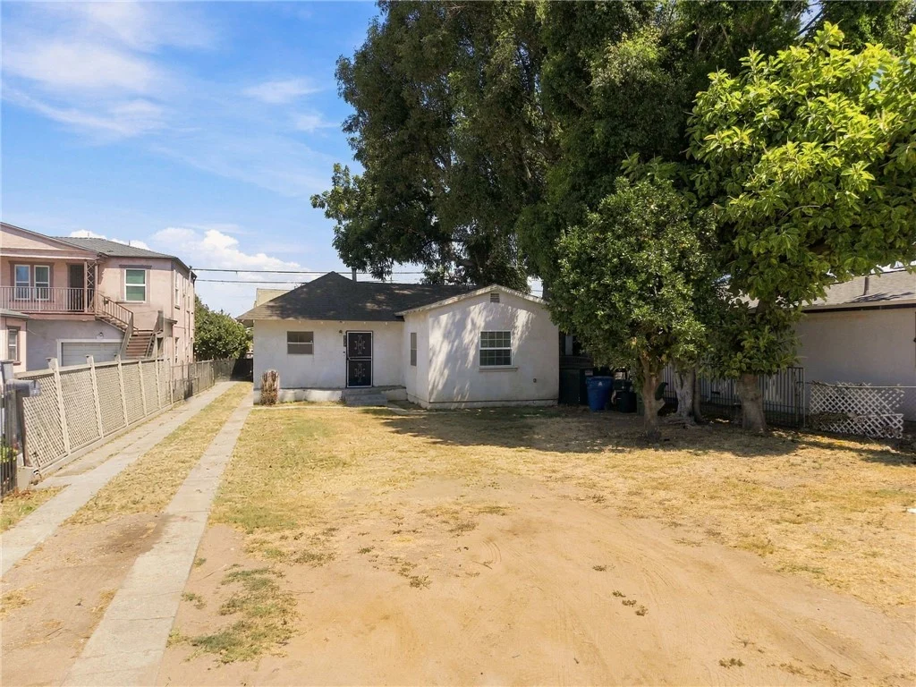 717 W 73rd photo 5