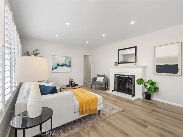 2700 Eucalyptus Avenue photo 4