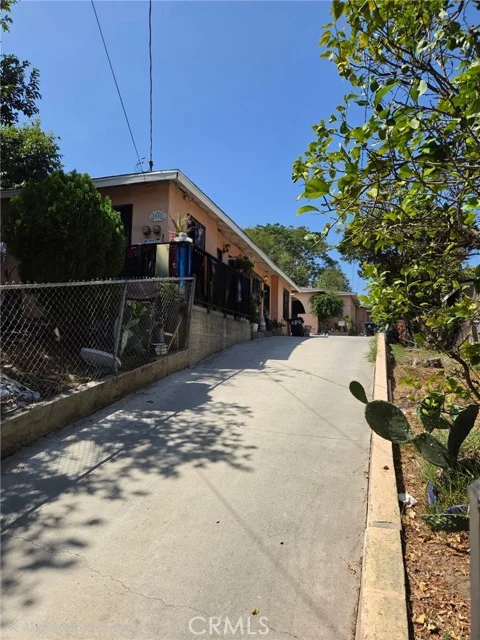 1651 Tremont photo 1