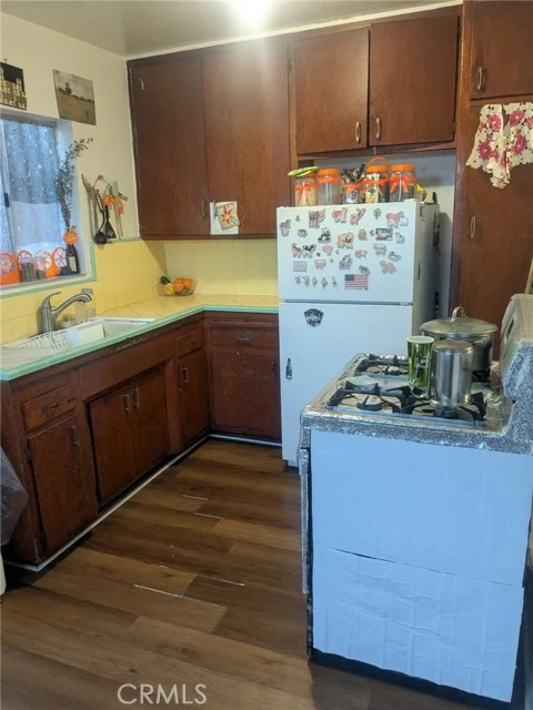 1651 Tremont photo 5