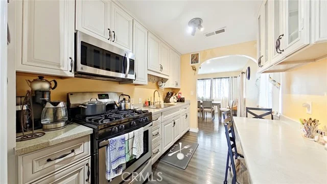 5633 Denny photo 2