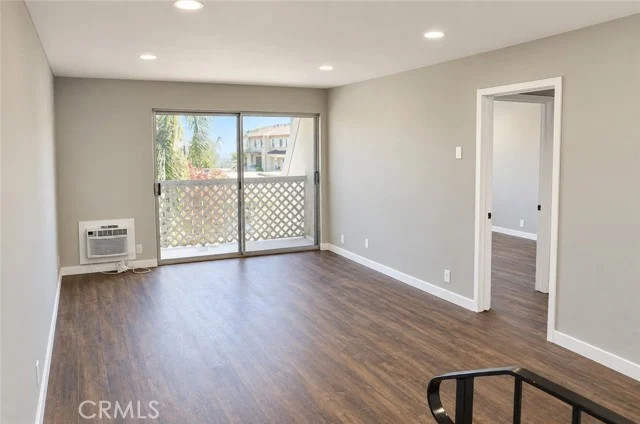 3565 Linden #237 photo 2