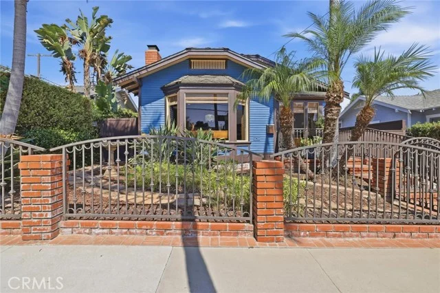 4637 E Colorado Street photo 3