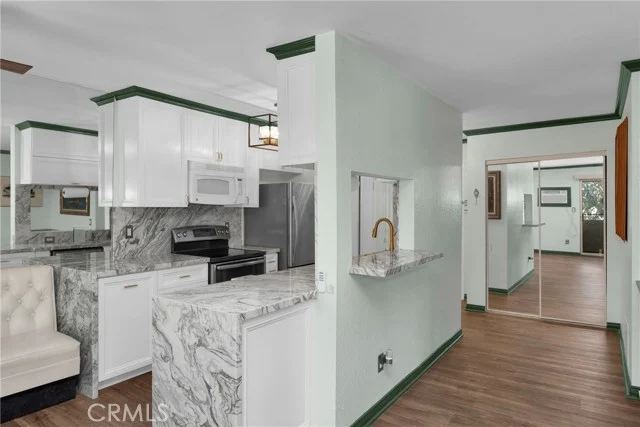 1351 N Orange Drive #205 photo 3