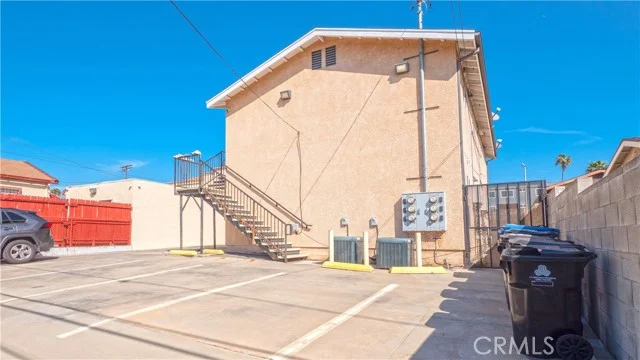 2432 Fairmount Street photo 5