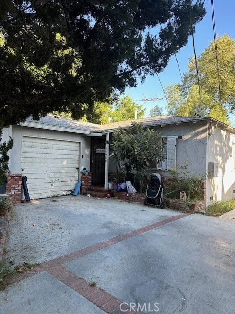 12352 Sylvan Street photo 3