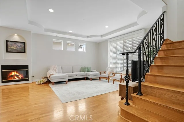 10623 Moorpark Street #1, Toluca Lake