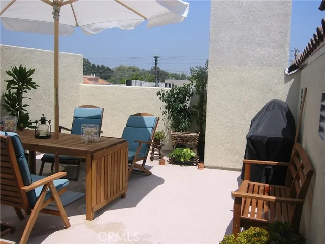 10623 Moorpark Street #1 photo 2