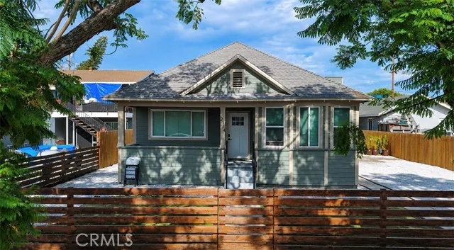 2130 Elm photo 2