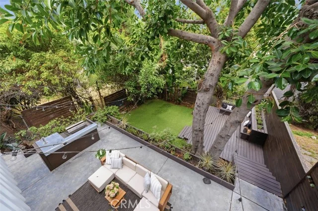 2448 Riverside Pl, Los Angeles