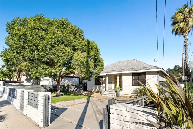 242 Thorne photo 3