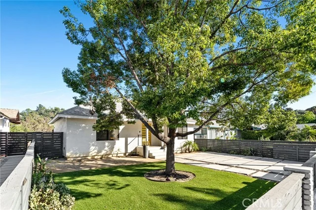 242 Thorne photo 5