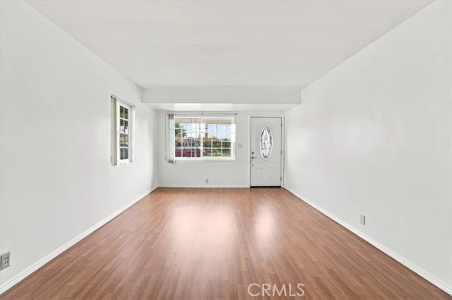 3829 W 144th photo 4
