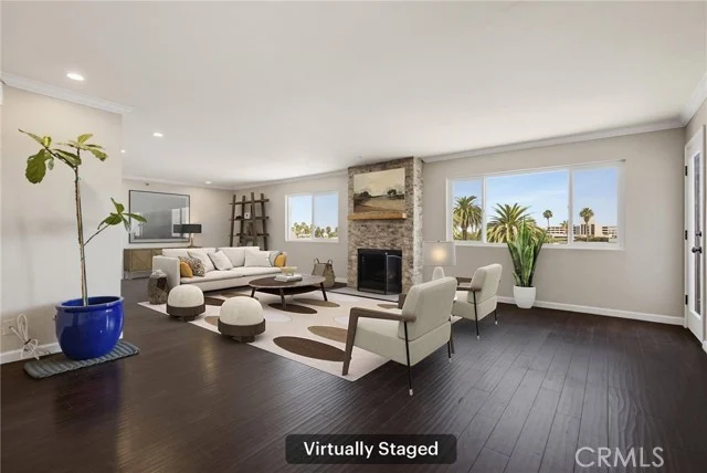 726 Elm Avenue #403, Long Beach