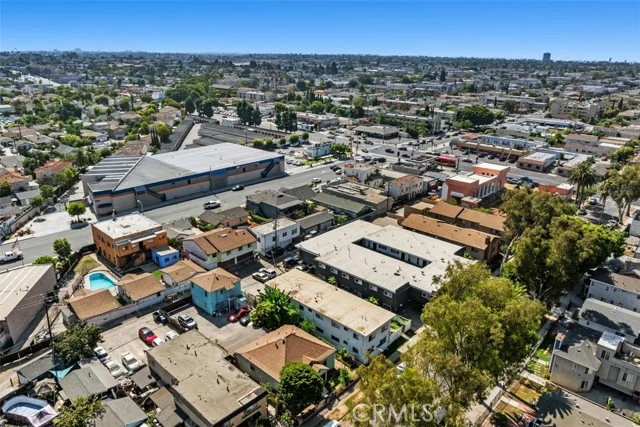 1868 Gardenia Avenue photo 3