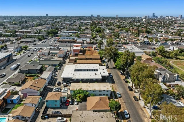 1868 Gardenia Avenue photo 4