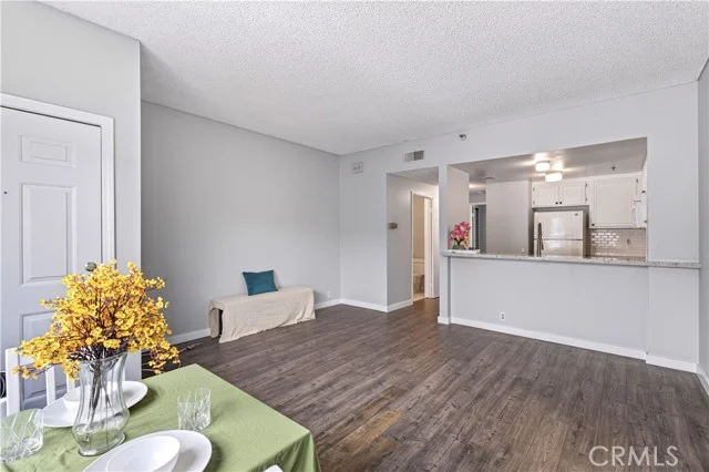730 W 4th Street #308 photo 2