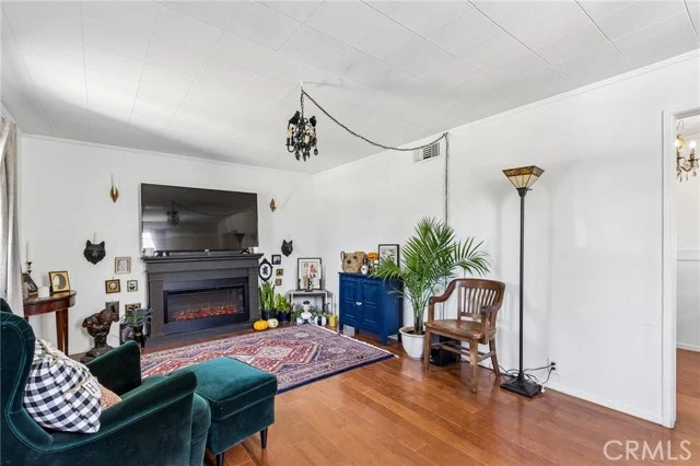 626 S Inglewood photo 4