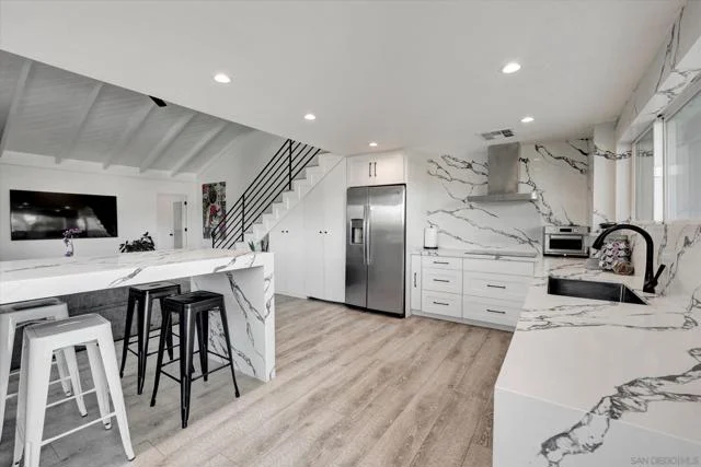 3546 Multiview Drive photo 5