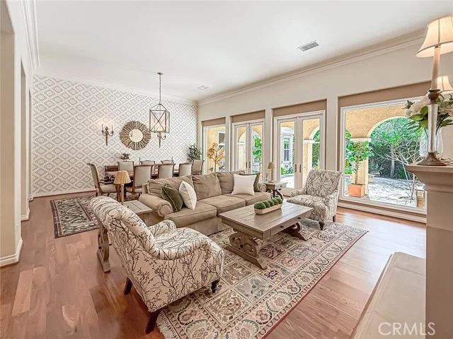 2888 Rainfield photo 3