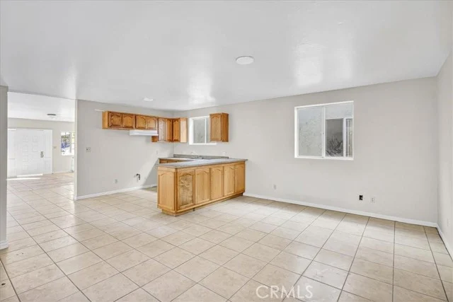 2039 W Florence photo 5