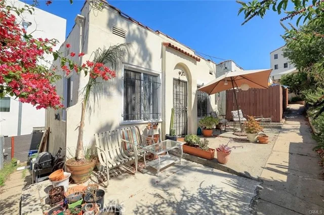 1303 Lilac Terrace photo 3