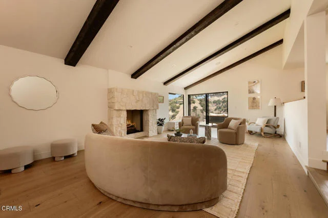 3250 Coldwater Canyon Avenue photo 4