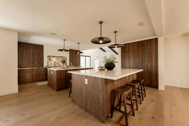 3250 Coldwater Canyon Avenue photo 5