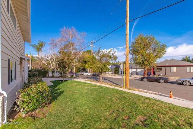 22002 Ybarra Road photo 4