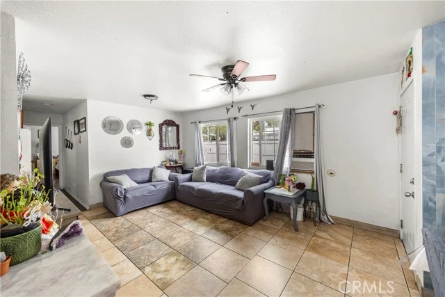 1219 S Downey photo 4