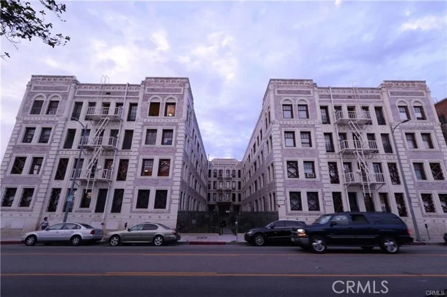 2121 James M Wood Boulevard #221, Los Angeles