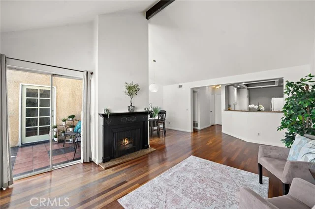 1100 Newport Avenue #404 photo 3