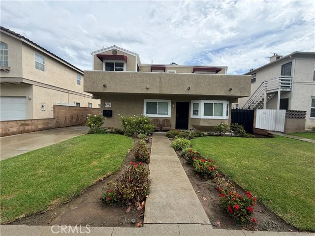 1814 Martina Ave photo 2