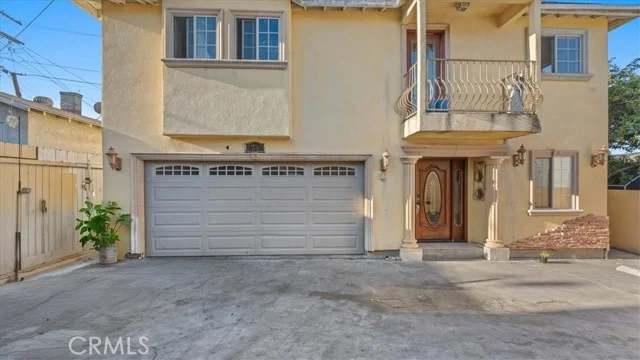 2740 Fairmount photo 2