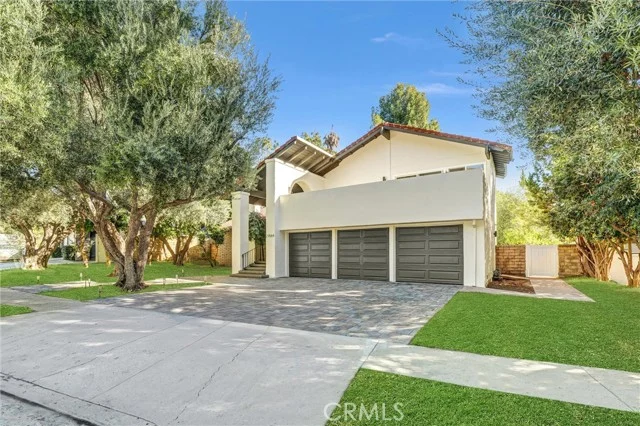 27064 Esward Drive, Calabasas