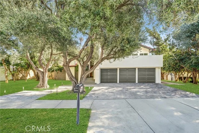 27064 Esward Drive photo 2