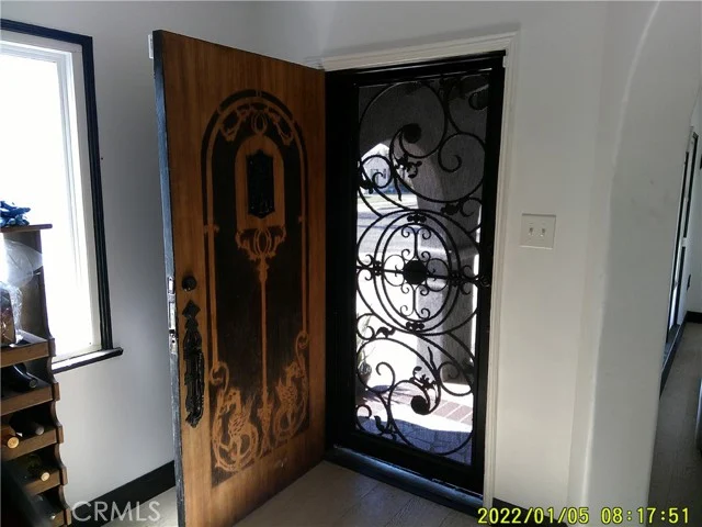 1456 W 89th photo 2