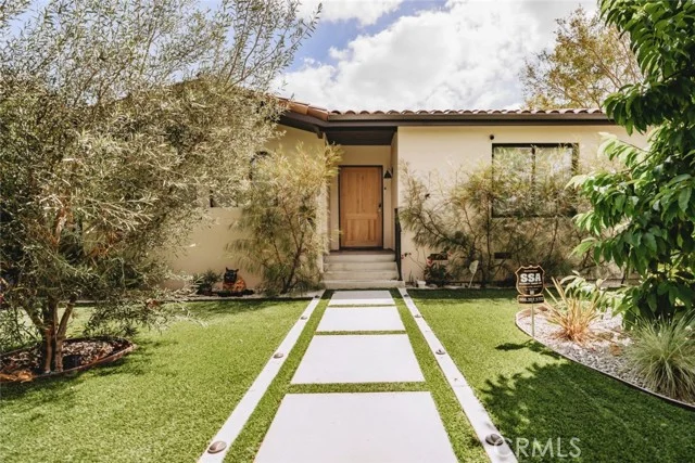 642 N Cahuenga, Los Angeles