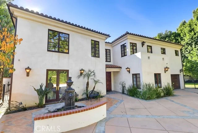 1805 Outpost Dr photo 4