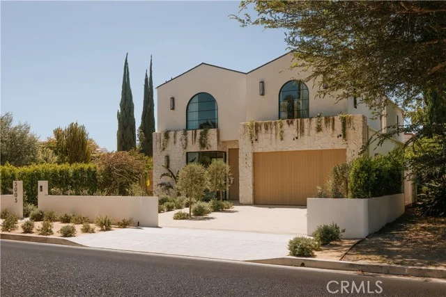 5005 Rubio Avenue photo 2
