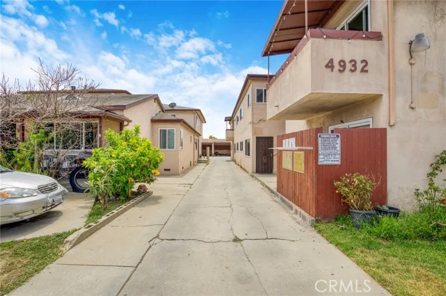 4932 Lennox photo 3