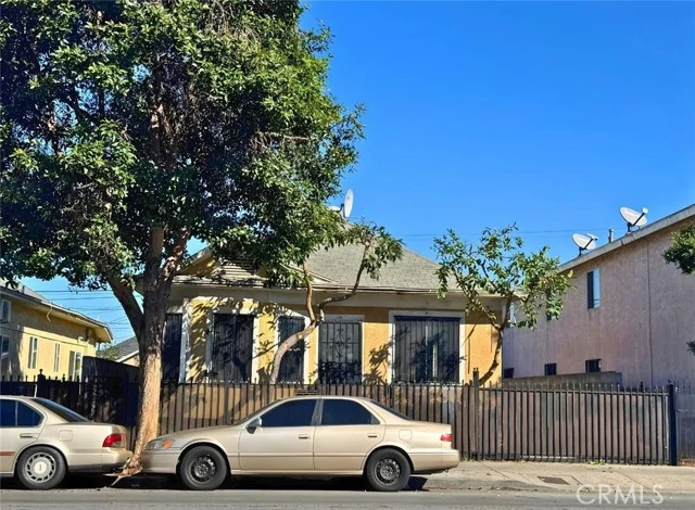 415 E Vernon Avenue photo 2
