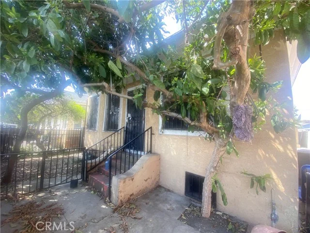 415 E Vernon Avenue photo 4