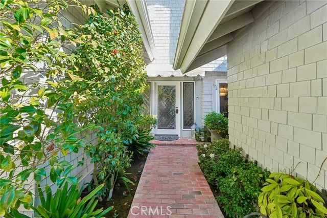 27 Mela Lane photo 2