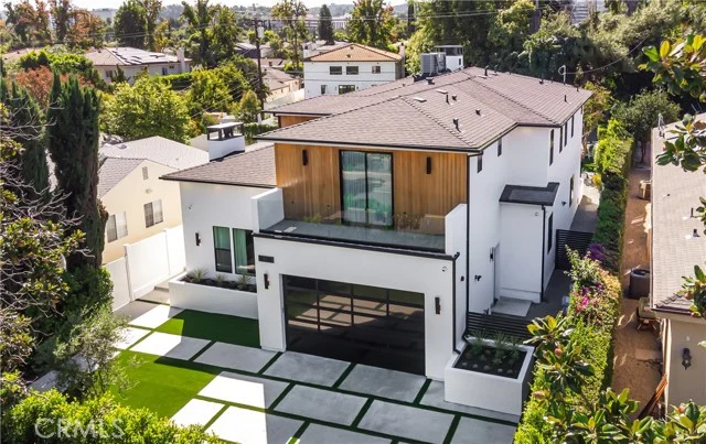 16706 Magnolia, Encino