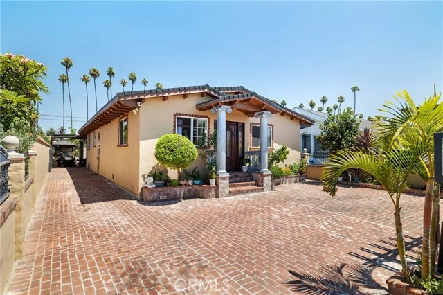 1729 W 51st Place, Los Angeles